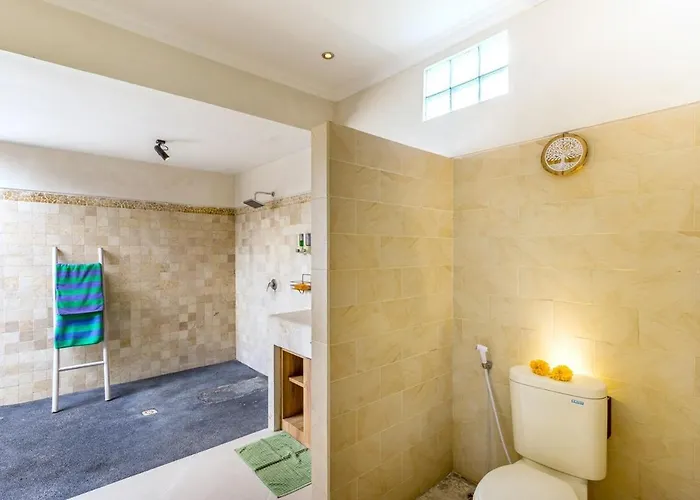 Вилла Alamanda, Location And Close To Restaurants *